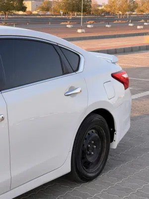Used Nissan Altima in Al Dhahirah