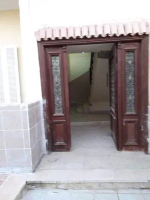 ‏٥ غرف نوم ‏.‏ ٣ حمّامات ‏.‏ 75 م٢‏2