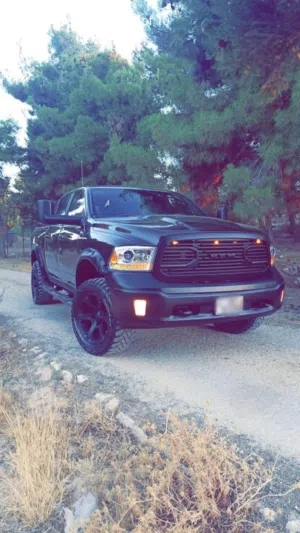 Dodge ram Laramie limited 2013 بنزين