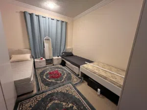 سكن موظفين  موجود 2 سرير فى المويهات 2 على شارع الشيخ عمار مقابل الشروق مول سراير سنجل غرفه مع حمام