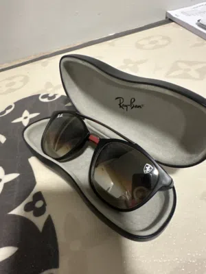 للبيع نظارة ريبان و فيراري نفس الجديده الموديل النادر (Ray.Ban scuderia Ferrari Sunglasses coll