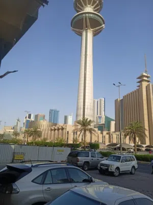 للإيجار محل مقابل برج التحرير