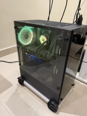 PC Gaming Setup كامل بحالة ممتازة