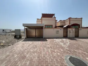 2 m2 2 Bedrooms Townhouse for Sale in Muscat Amerat