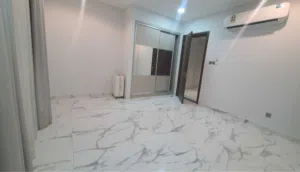 flat 2bhk semi-furnished hidd