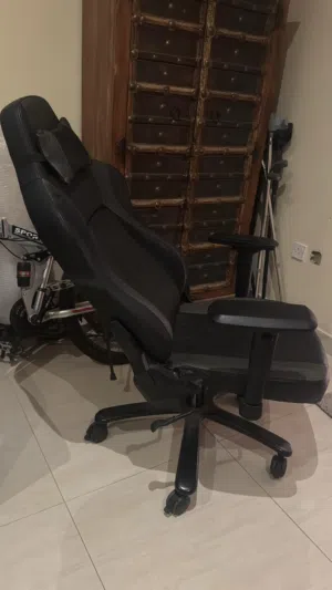 للبيع كراسي مكتب وكرسي gaming