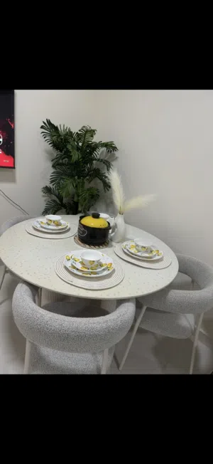 سفرة طعام اربع كراسي من حول الإمارات