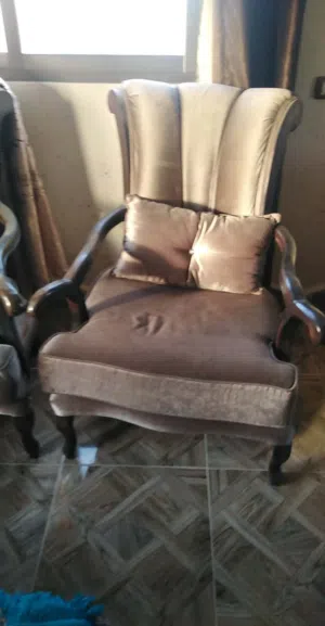 طقمين كنب للبيع