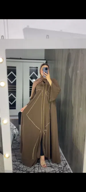 تجمع بين الأناقة والرقي عباية دبل كلوش مميزة مع شال قماش ولا اروع تجمع الأناقة والراحة والرقي في آن