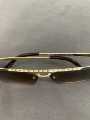 نظارة شمسية ماركة ( Louis Vuitton ) تصميم  Z2285