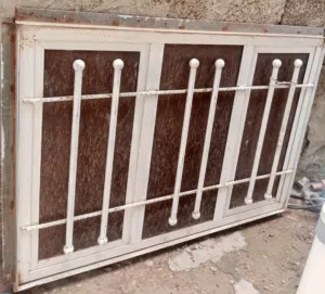 شباك حديد مستعمل 3 طلاكات نظافة 100/100