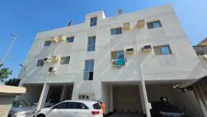 ‏ثلاث طوابق ‏.‏ 303 م٢ ‏.‏ الوسيط‏4