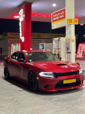 دودج تشارجر 6سلندر موديل 2015  الفئه SXT السياره بدون حادث  التسجيل الاول 2020