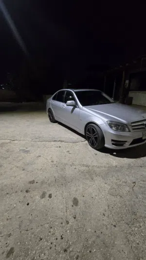 مرسيدس c200  موديل 2008 للبيع بنزين