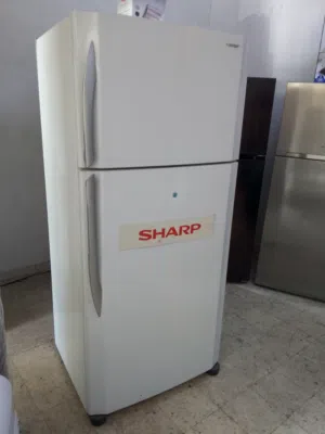 عرض جمعة البيضاء  ثلاجة شارب نمتاز بقطعتنا المميزة غير مصلحة مصداقيه بكفالة ونظافة قطعة سعرها مناسب