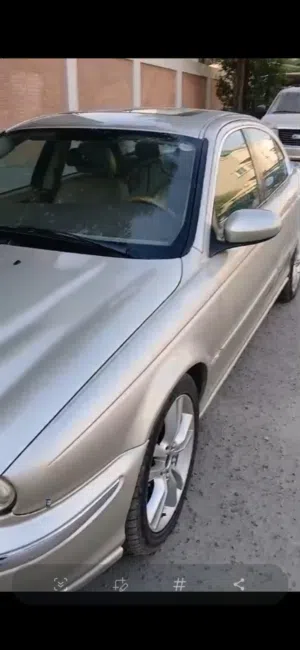 good condition car AC is everything is okay working no manner problems this no too much running