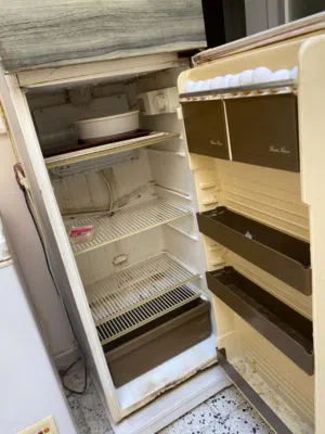ثلاجه مستعملة للبيع امورها ربي يبارك