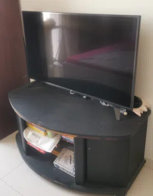 49" UHD smart TV LG make in good condition