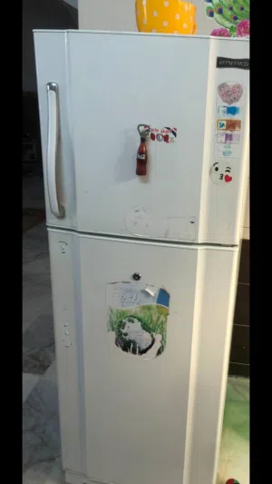 ثلاجه للبيع نظيفه