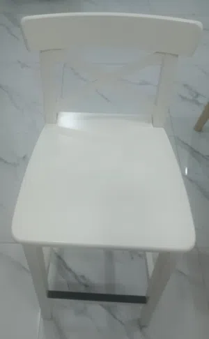 Bar stool with backrest, white, very good opportunity. Price can be negotiated.
