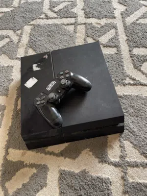 سوني  فور فات للبيع ف حالة الوكاله مع جهاز قابل