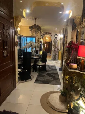 شقه ارضيه مميزه للبيع مع مستودع تجاري – في ضاحية الامير حسن