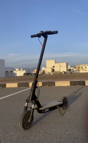 سكوتر للبيع سرعه 60 ب 40 تعال وفحص وقابل للتفاوض