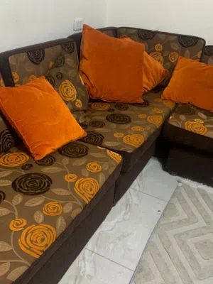 طقم كنب كورنر للبيع ب 100دينار