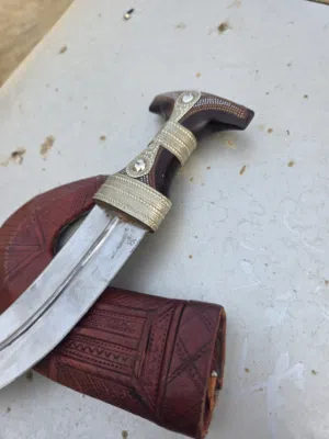جنبية زراف تستاهل تلبسها