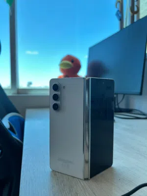 Samsung Galaxy Z Fold 5(مستعمل بحالة ممتازة) الجهاز بحالة ممتازة جدًا ونظيف