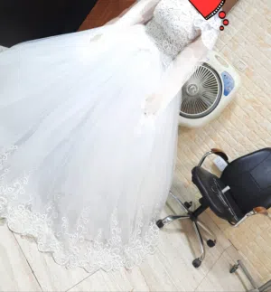 بدلة بيضاء