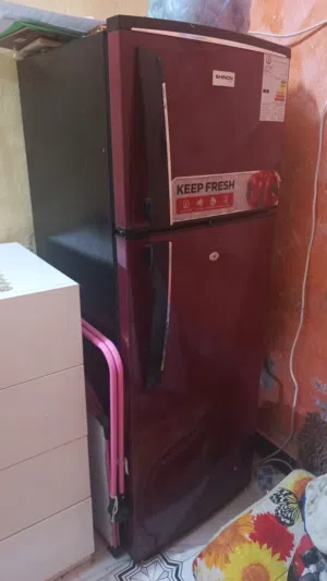 ثلاجه نضيفه حجم وسط