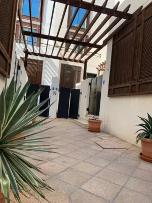 300 m2 5 Bedrooms Villa for Rent in Muscat Madinat As Sultan Qaboos