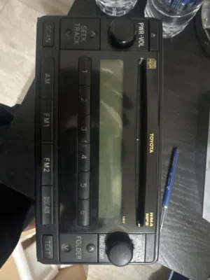 Toyota FJ Cruiser Original Head Unit / CD Player with Wiring urgent sale best condition