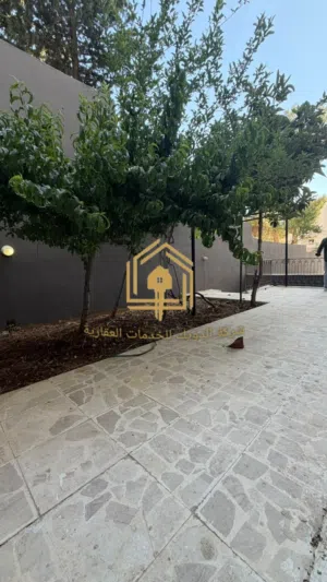 230 m2 4 Bedrooms Apartments for Rent in Amman Khalda