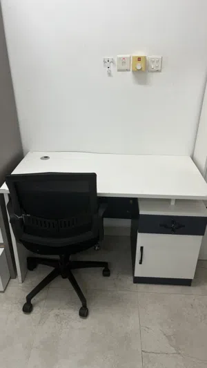 طاولة مكتب مذاكرة