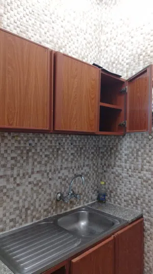ملحق صغير بالمعبيلة بمقدم شهرين وبدون عقد
