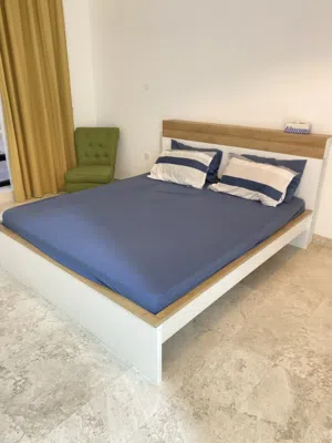 سرير نوم مريح بقياس 180 x 200