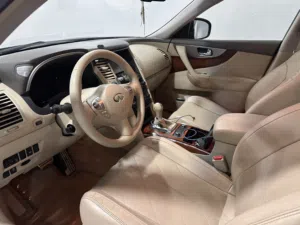 2014 Infiniti QX70 Luxury SUV with GCC Specs and Advanced Features