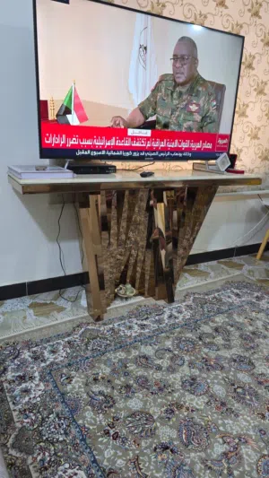 ميز تيلفزيون   [ ارتفاع 80 cm.  عرض 120 cm. عمق 40cm. ]  النضافة 99%