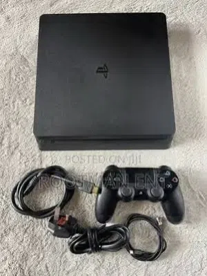 بلاستيشن 4 مع جهازين