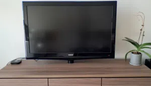42" Tomson Full HD LCD TV with Built-in DVD Player