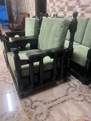 طقم مورس سبع مقاعد مع طاولتهم