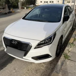 هيونداي سوناتا (رويال) ، فحص كامل ، ممشى قليل (130,000 كم ) فقط