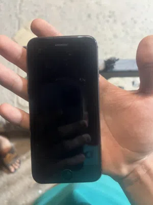 Apple iPhone 8 64 GB in Tripoli