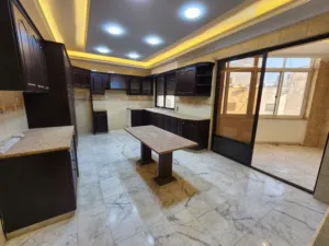 شقة للبيع في منطقة الشميساني - ref : 14417