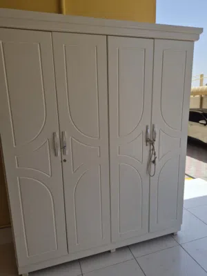 بيع خزانة ملابس