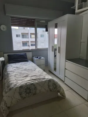 غرفة نوم ايكيا للبيع خزانه وسرير وفرشه للبيع 240