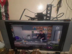 شاشه 32انش ألماني أوربي HD عادي توب نظافه بطلت الجديد بسعر حرق