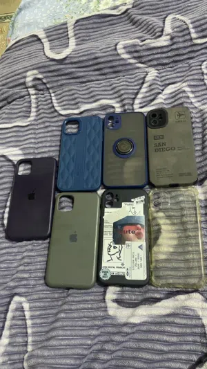 Apple iPhone 11 128 GB in Al Dakhiliya